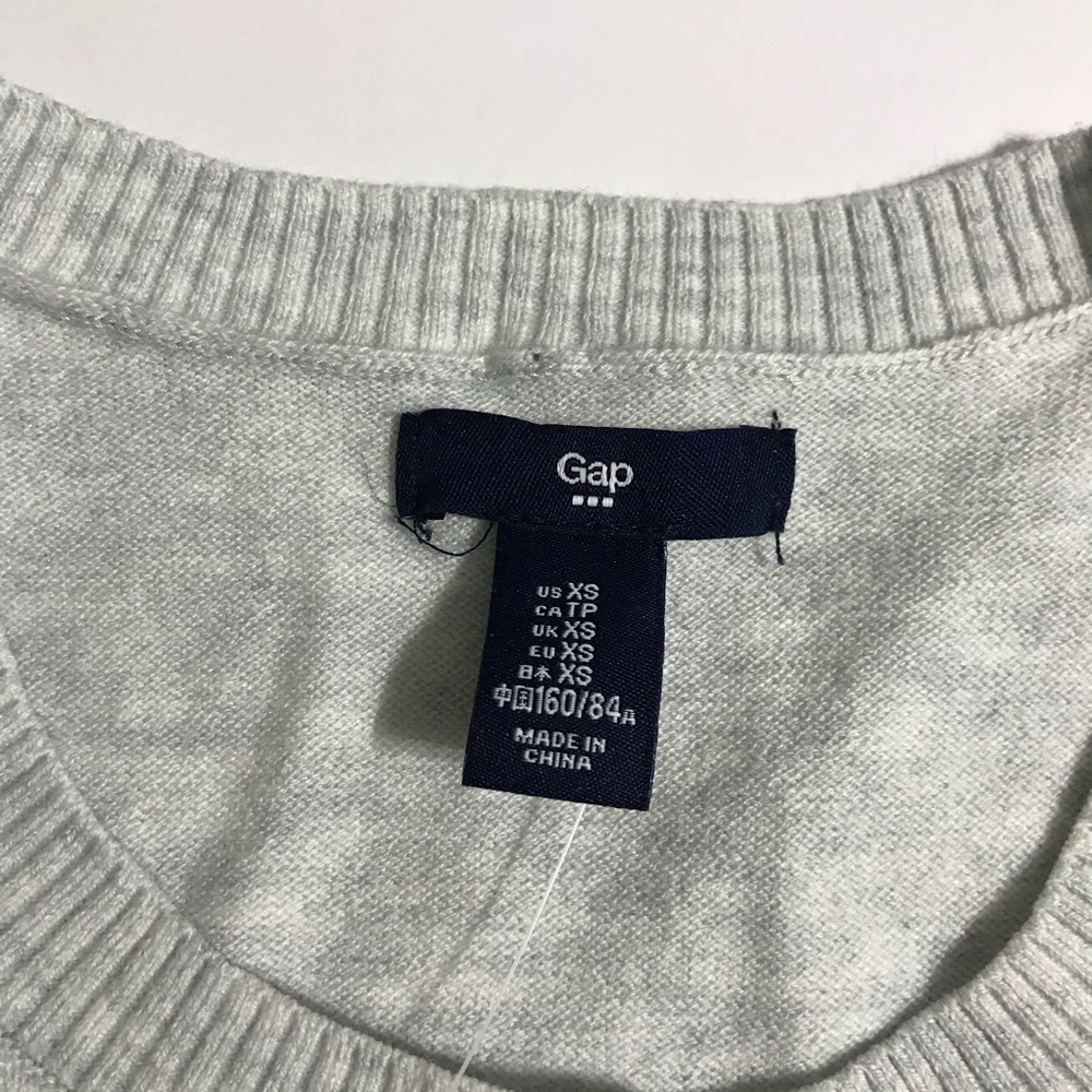 Gap Basic Grey Cardigan Nwt - image 2